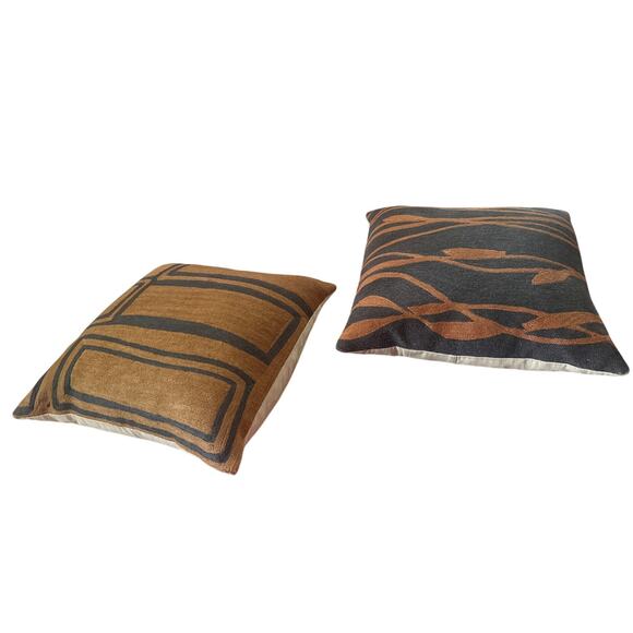 Set 2 18" Judy Ross Textiles Wool Hand-Embroidered Pillows Down Fill Insert - Picture 5 of 9